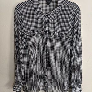 🍒🍒Torrid Black and White Plaid Button Up Shirt